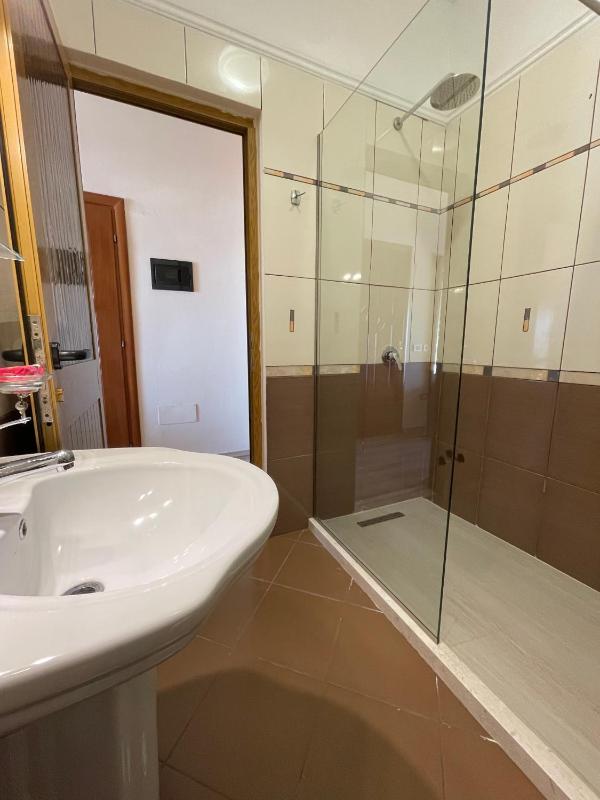 Twin Room with Balcony and Sea View image 2