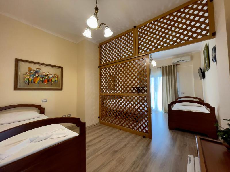 Family Suite with Balcony image 1