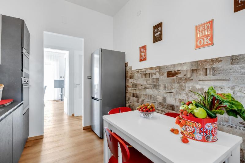 GuestHost - Residenza dei Poeti - Roomy and Modern Flat - image 10