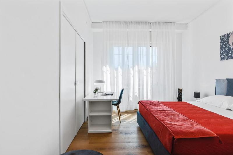 GuestHost - Residenza dei Poeti - Roomy and Modern Flat - image 23
