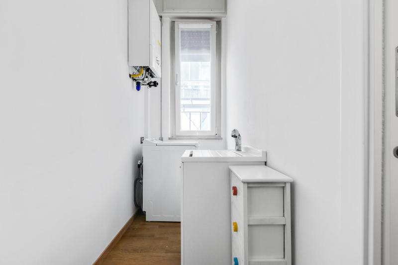 GuestHost - Residenza dei Poeti - Roomy and Modern Flat - image 3