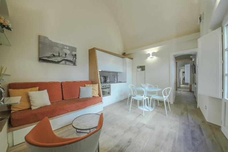 Apartments Florence - Dragomanni Apartment with Garden - image 5