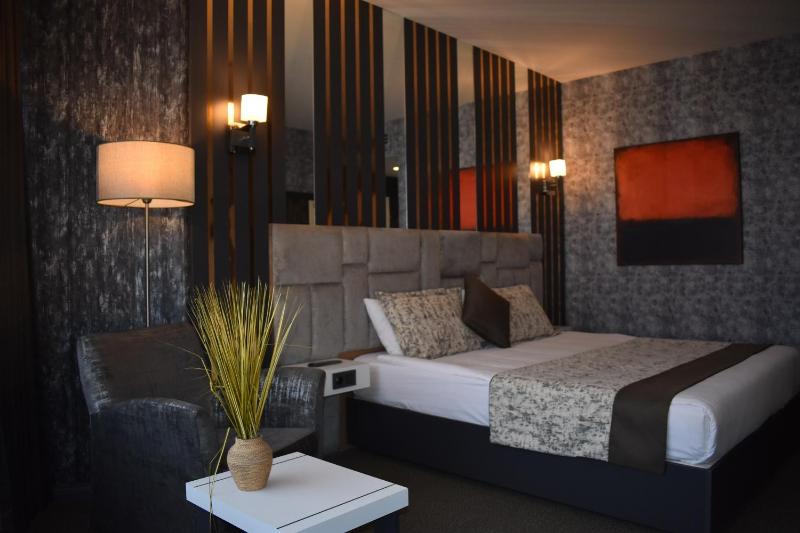 Double Room with Mountain View image 2