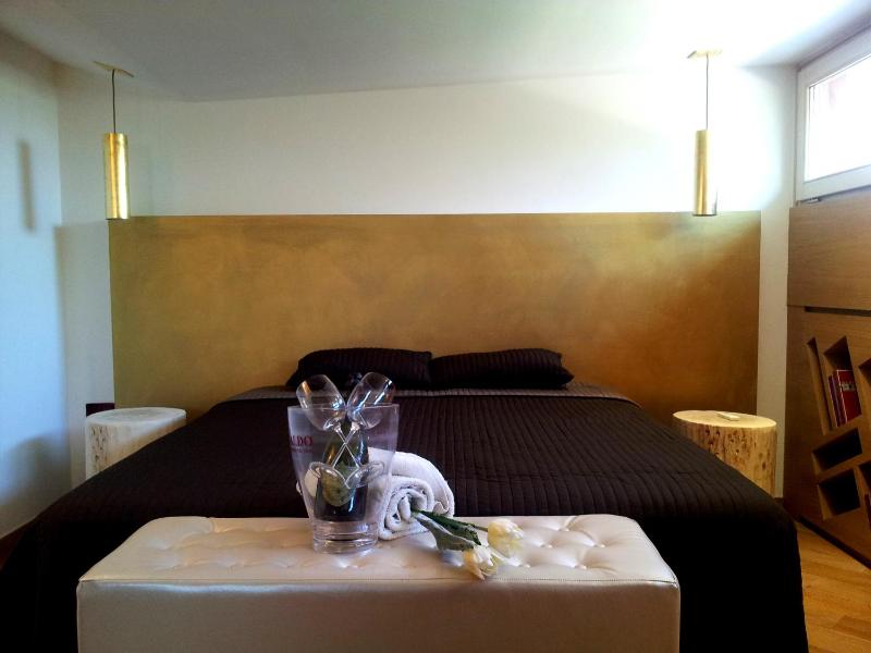 Deluxe Double Room image 3