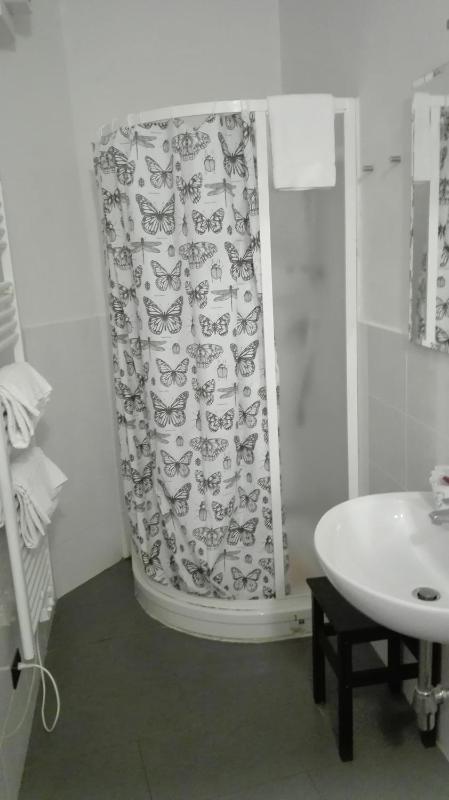 Economy Double or Twin Room image 2