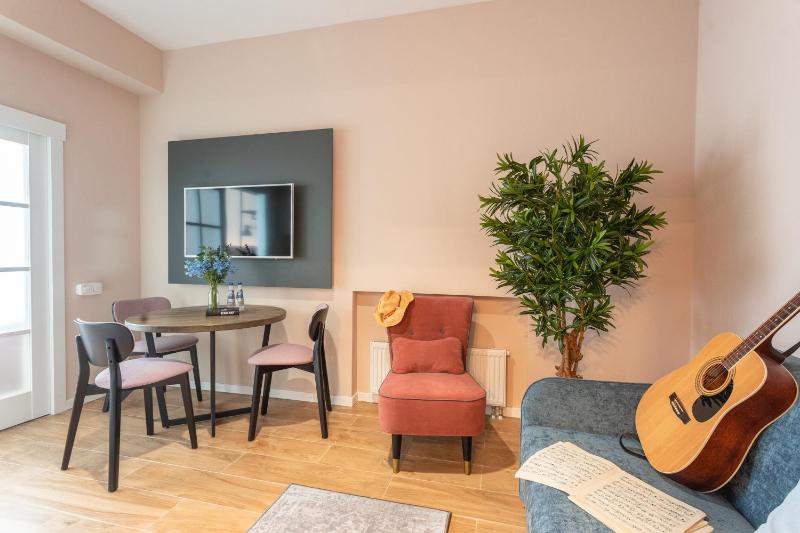 Superior Apartment image 3