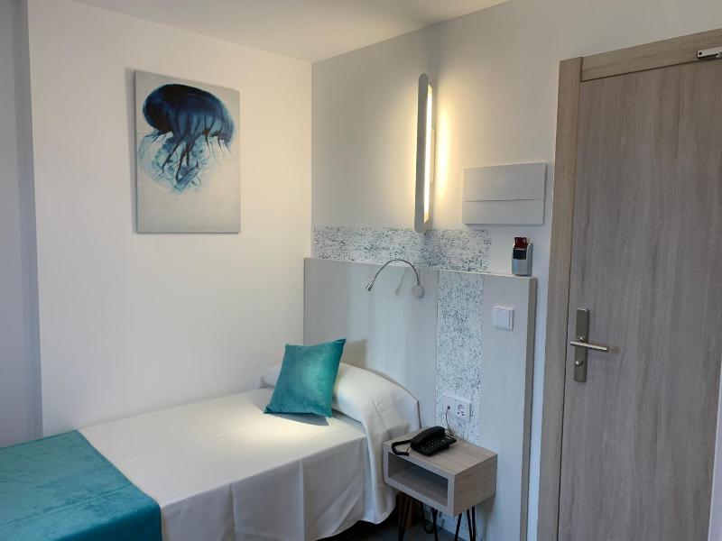 Superior Single Room image 3