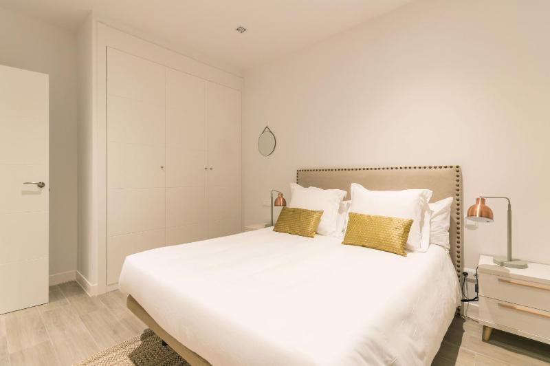 Two-Bedroom Apartment V image 4