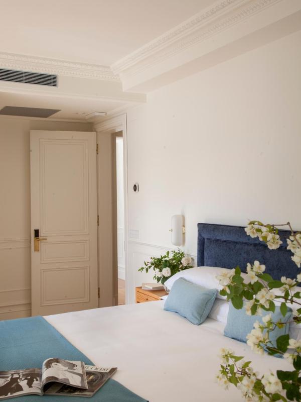 Superior Queen Room image 4