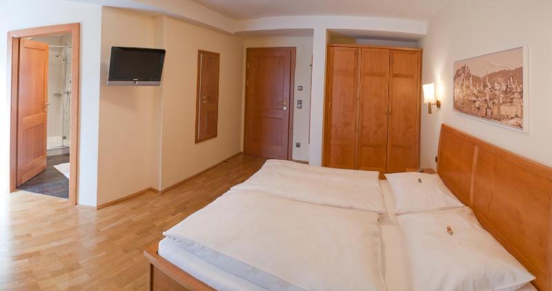 Double Room image 2