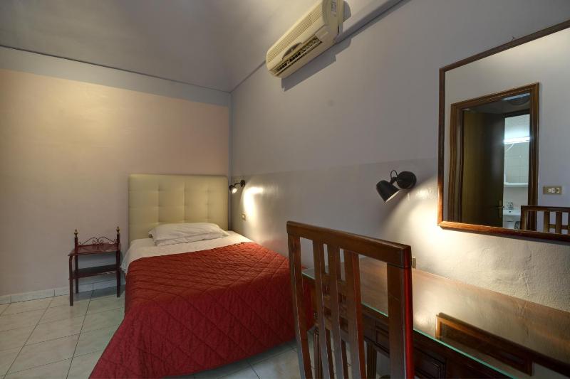Standard Single Room image 1