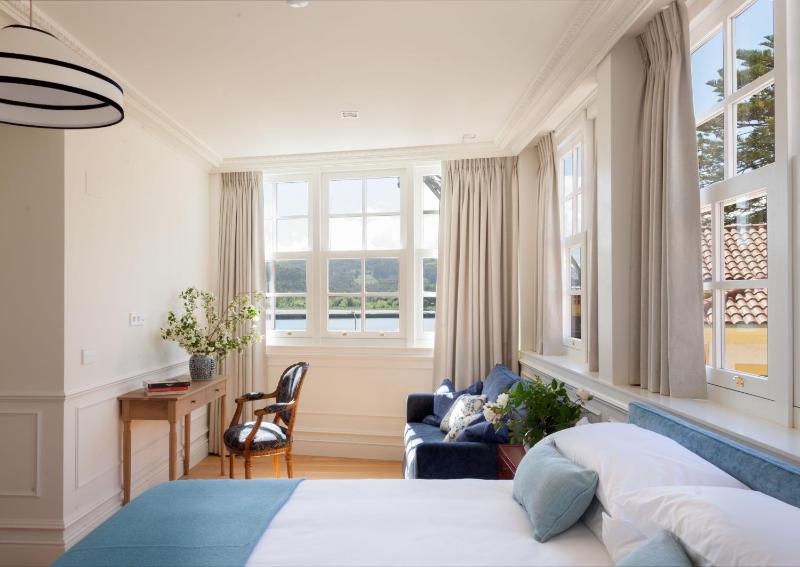 Deluxe Double Room with River View image 1