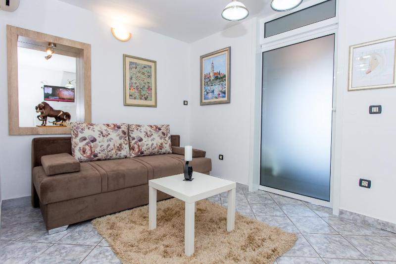 Two-Bedroom Apartment with Balcony and Sea View image 2