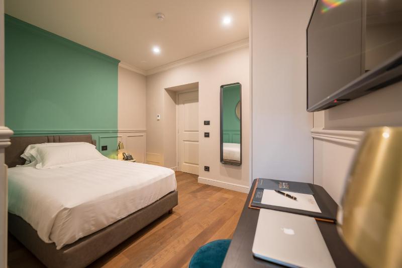 Single Room image 4
