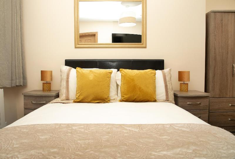 Standard Double Room image 3