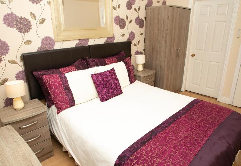 Standard Double Room image 4