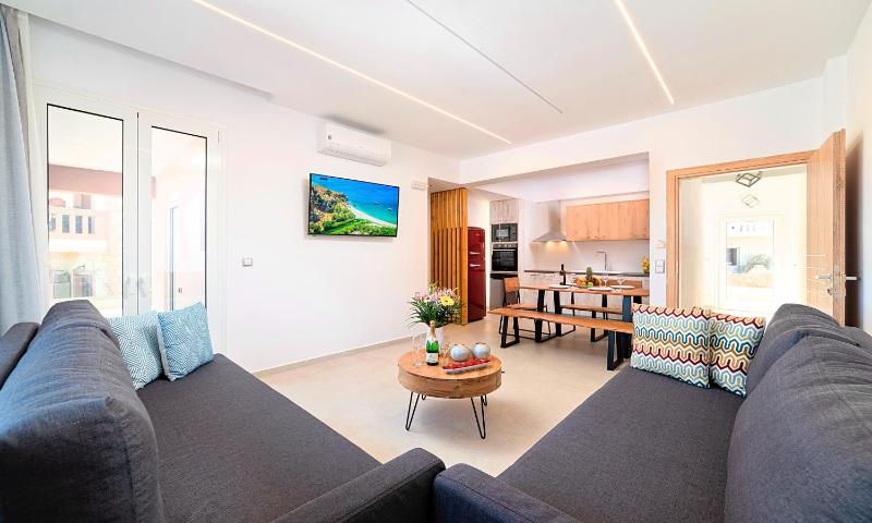 Allas Villa Heated Pool - image 18