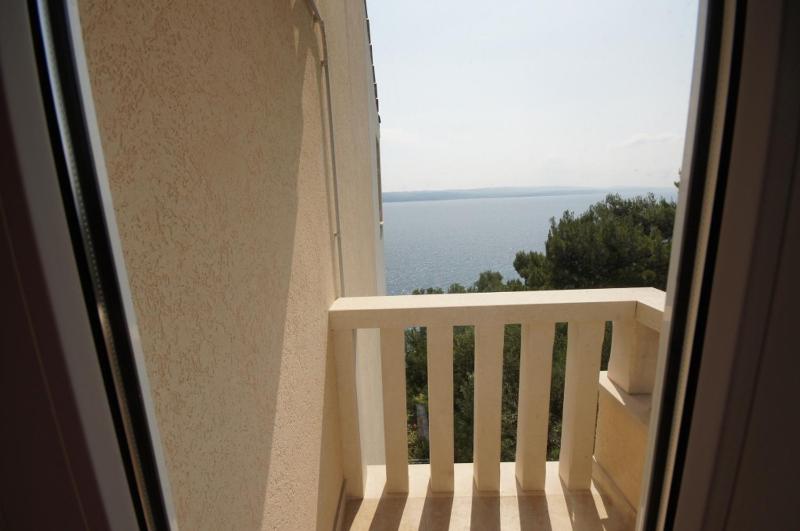 Apartment 75-6 - image 34