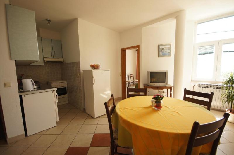 Apartment 75-4 - image 32