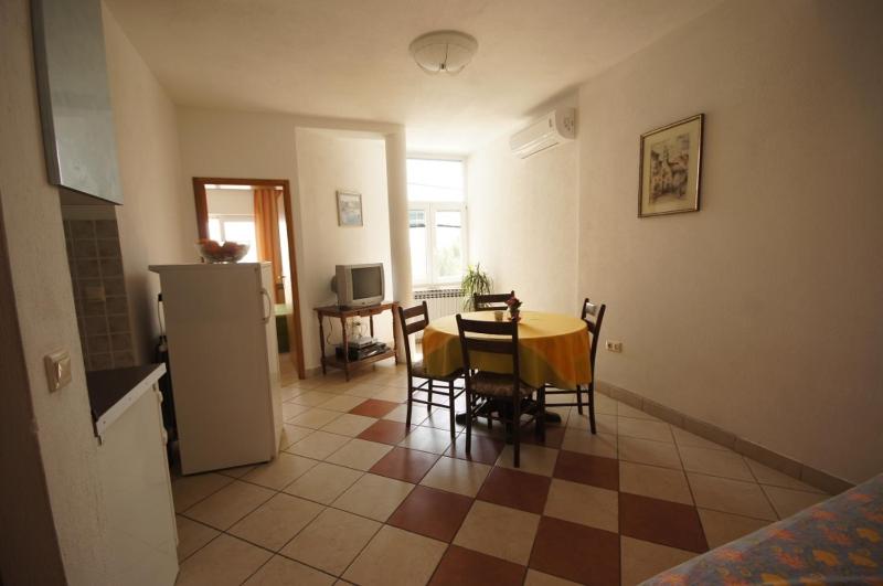 Apartment 75-4 - image 23