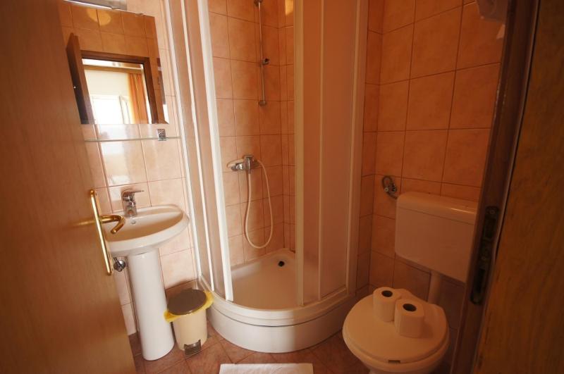 Apartment 75-4 - image 8
