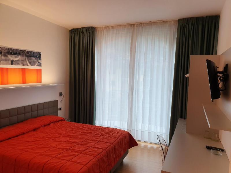 Double Room with Mountain View image 2