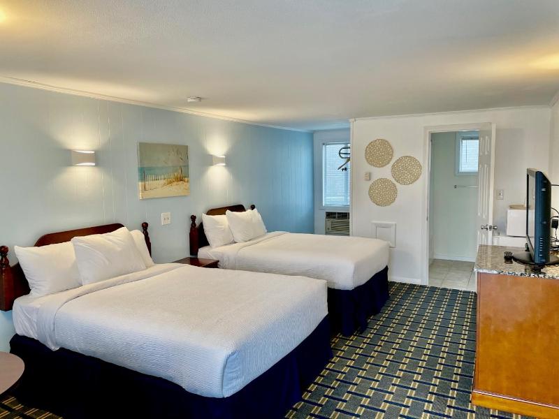 Standard Room with Two Double Beds image 1