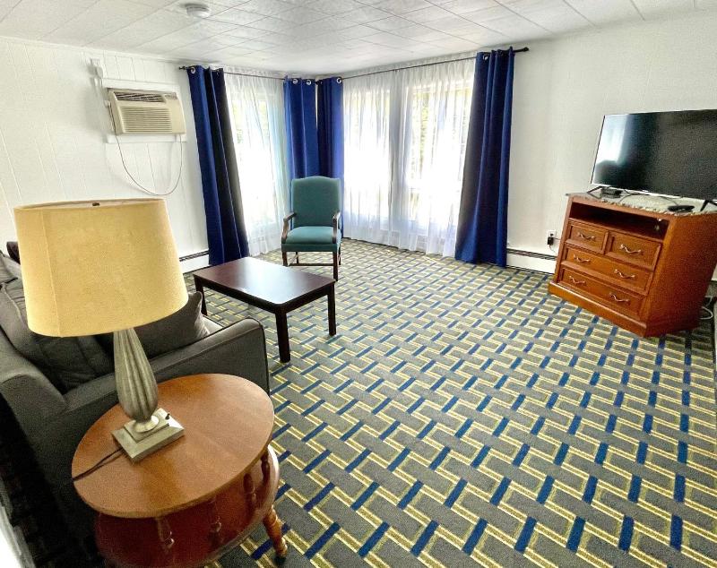 Two-Bedroom Apartment image 4