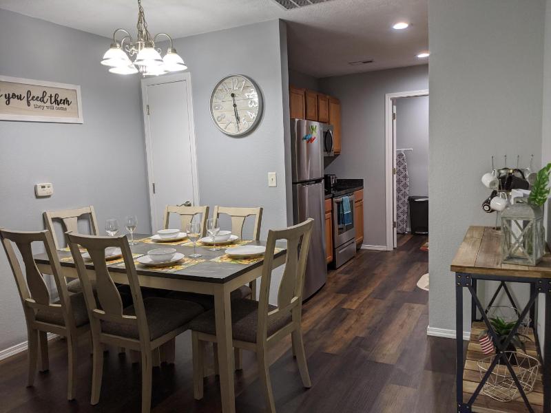 Three-Bedroom Condo image 2