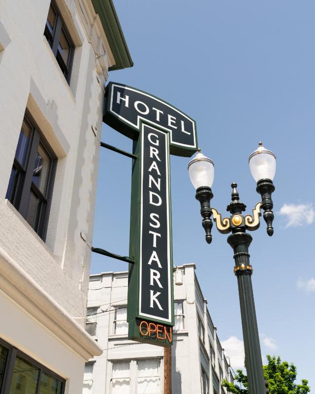 Hotel Grand Stark - image 24