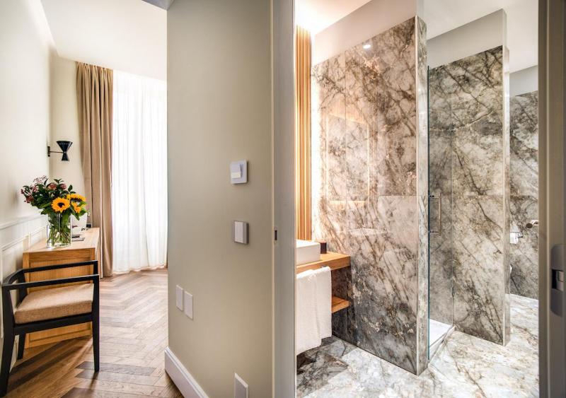 DBH - Boutique Hotel Lake Como - image 2