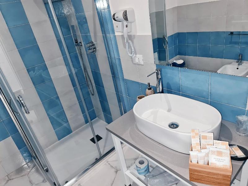 Quadruple Room with Private Bathroom image 4