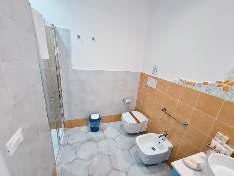 Triple Room with Private Bathroom image 4