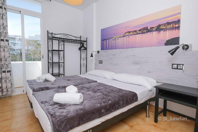 Apartment with Sea View image 2