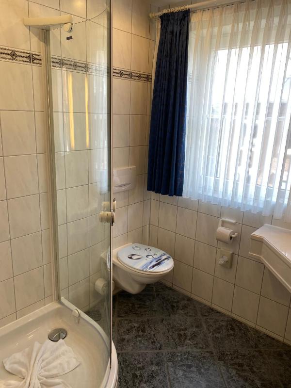 Comfort Single Room with Balcony image 3