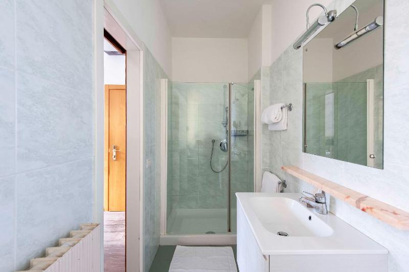 Double or Twin Room with Balcony image 3