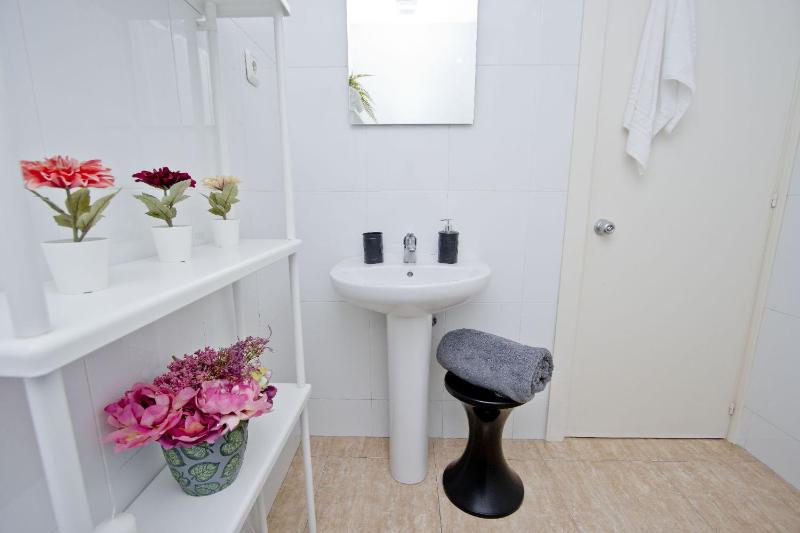 Barcelona City North Hostal - image 3