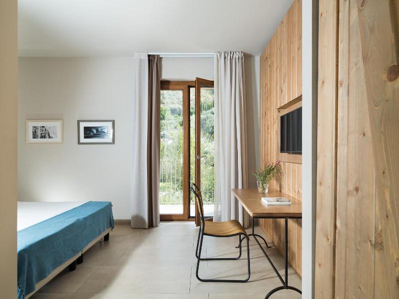 Standard Double Room image 1