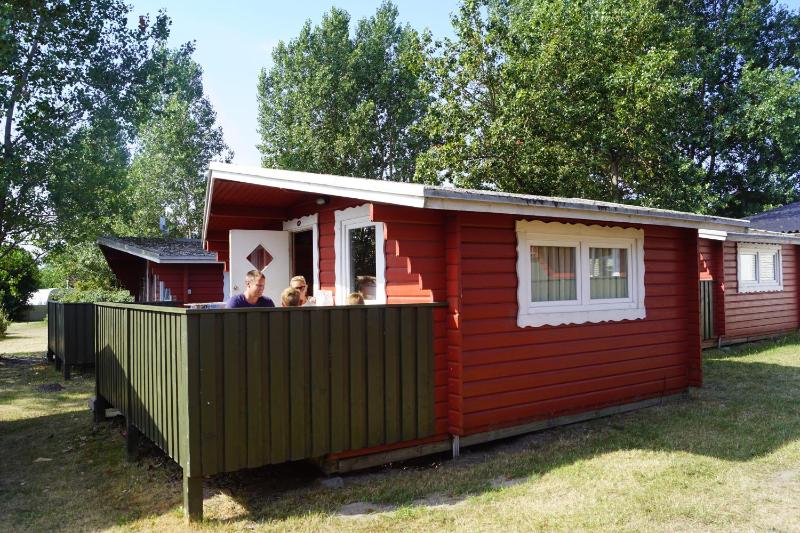 One-Bedroom Log Cabin image 4