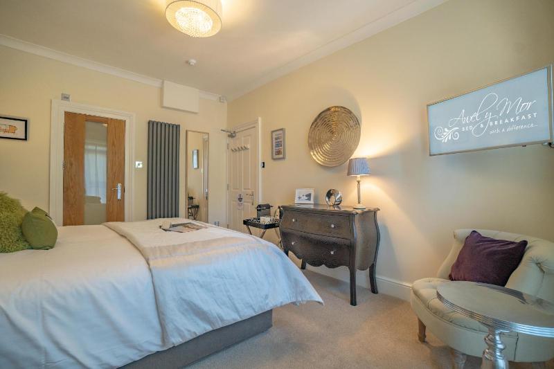 Double or Twin Room 2nd floor image 4