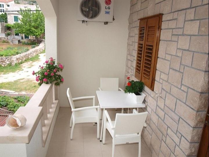 Seaview Apartment Bol (3417-5) - image 43