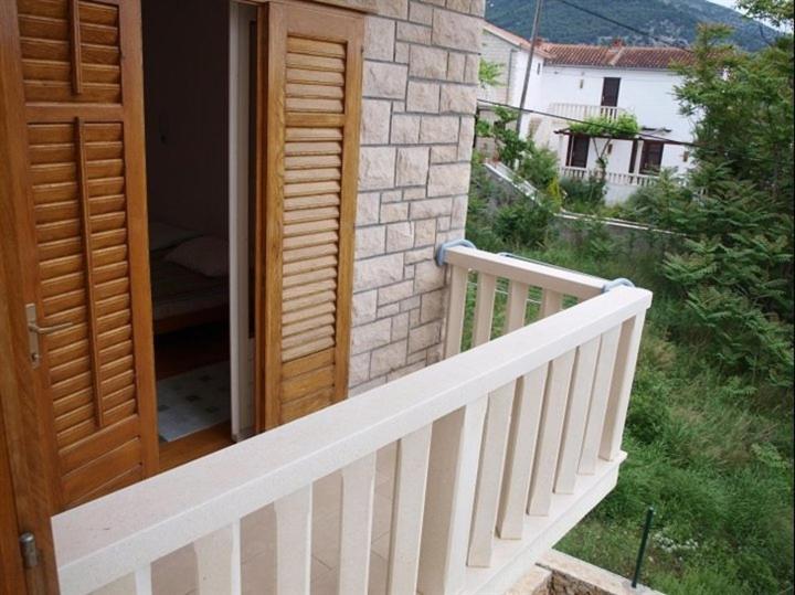 Seaview Apartment Bol (3417-5) - image 20