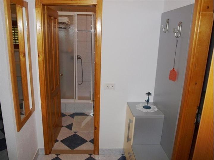 Seaview Apartment Bol (3417-5) - image 33