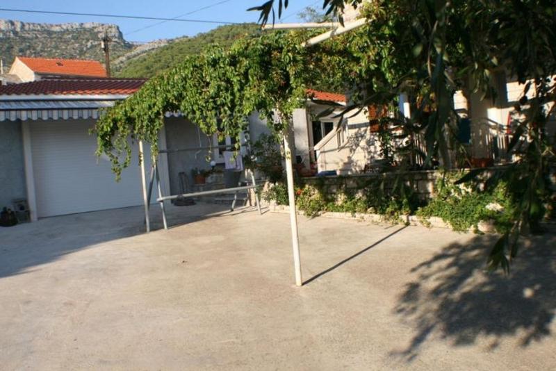 Seaview Apartment Bol (3417-5) - image 41