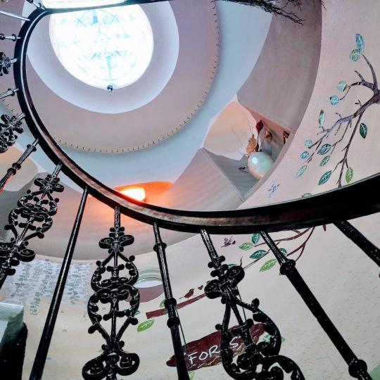 Superior Family Room image 3