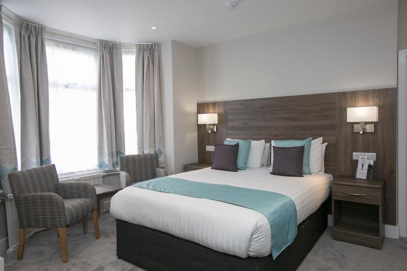 Double Room - No Dogs image 3
