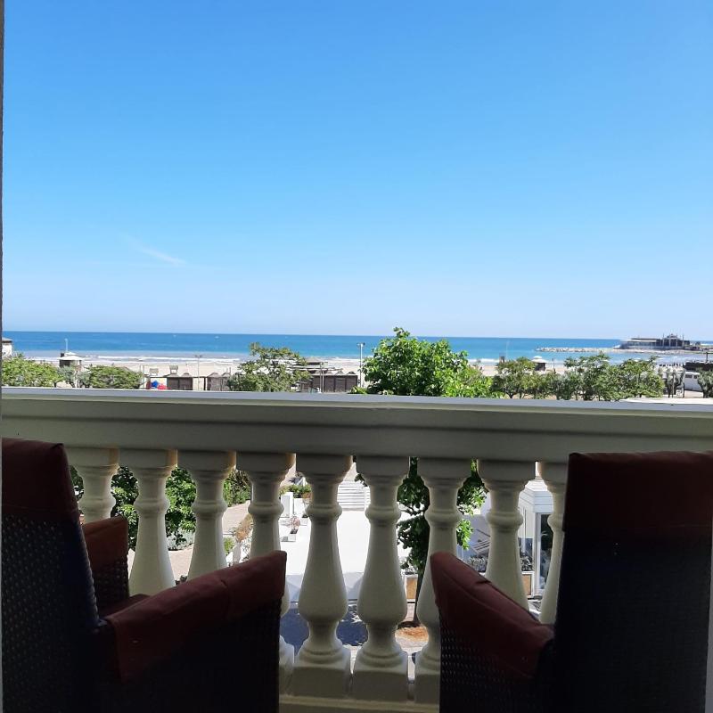 Superior Triple Room with Sea View image 4