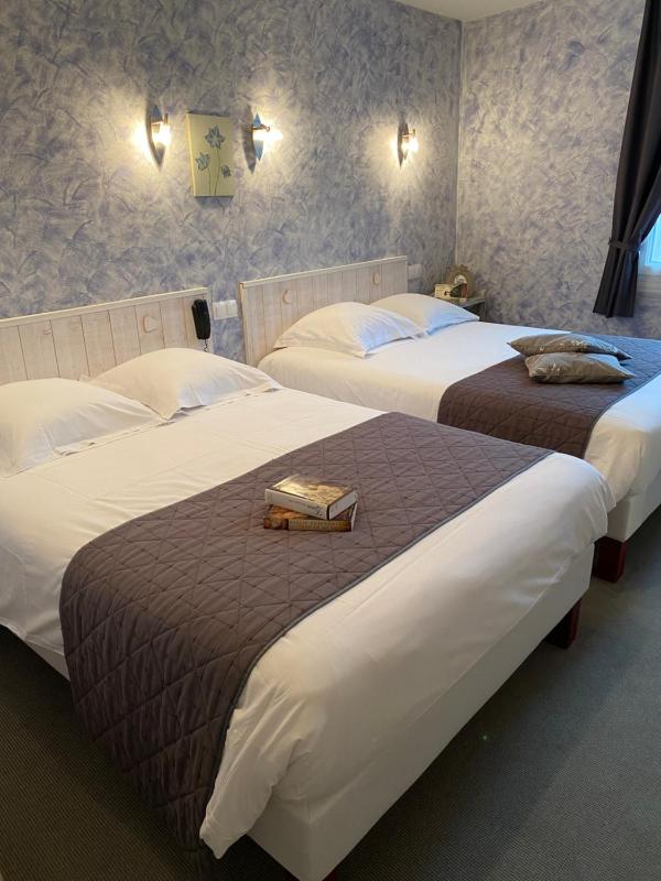 Twin Room image 2