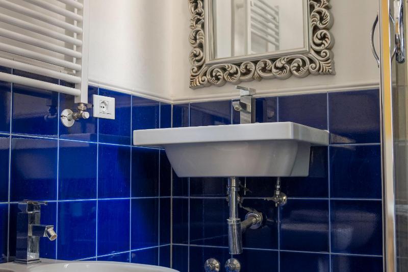 Double Room with Private Bathroom image 3