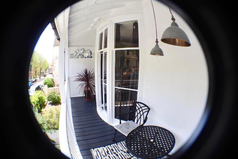 Deluxe Double Room with Balcony image 1